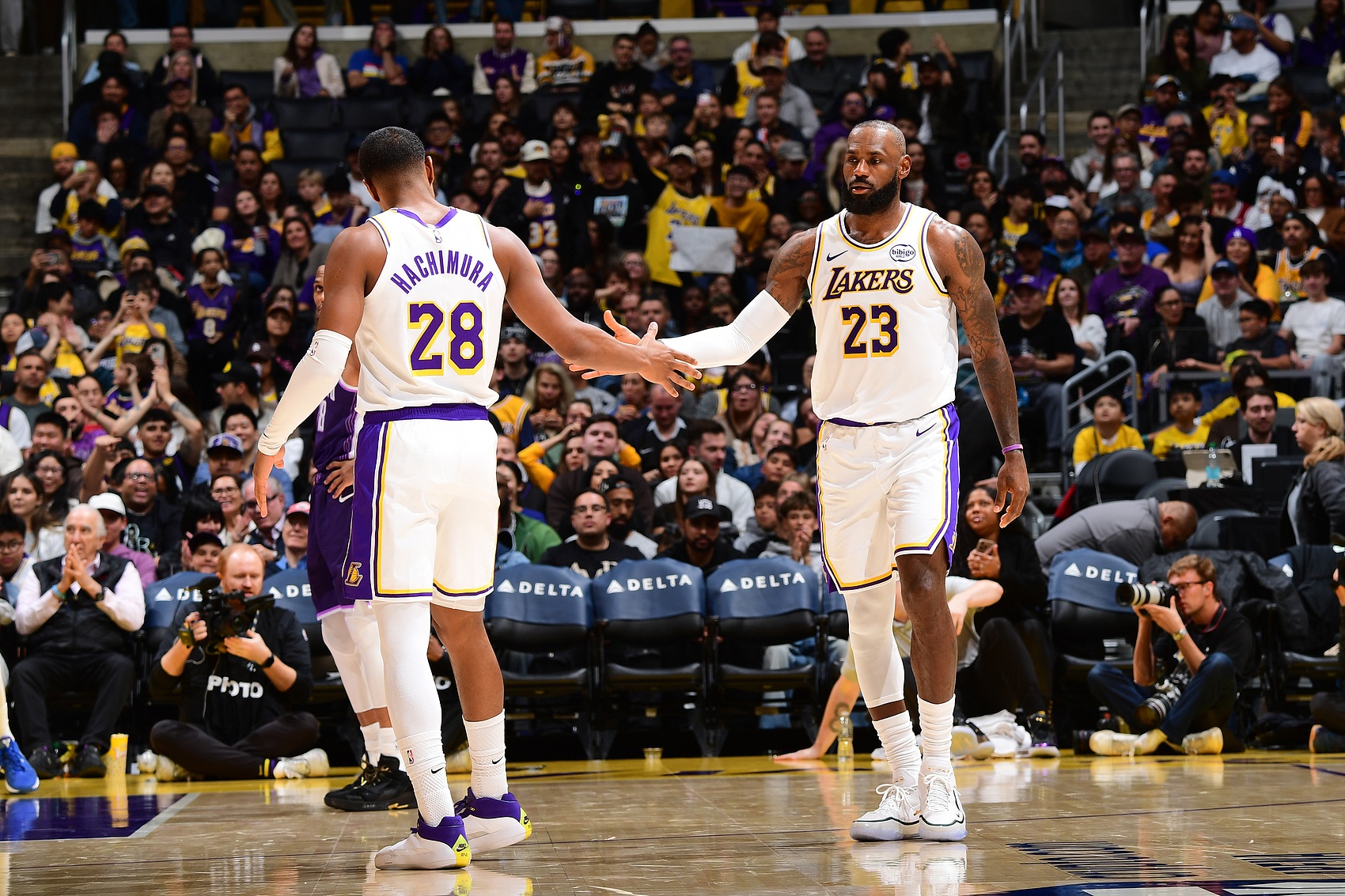 国际足联-八村塁:教练组专门找东詹沟通多传球 他们听进去了 篮球就该这样